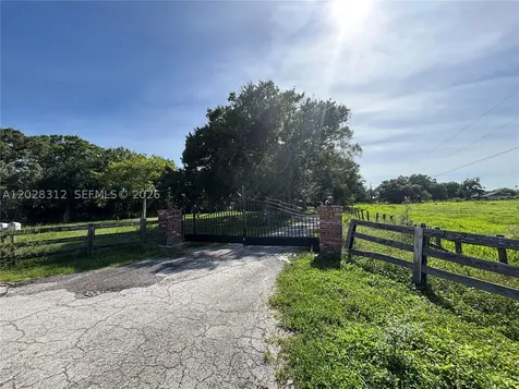 375 & 311 County Road 720 Clewiston FL 33440