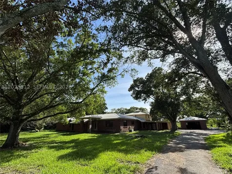 375 & 311 County Road 720 Clewiston FL 33440