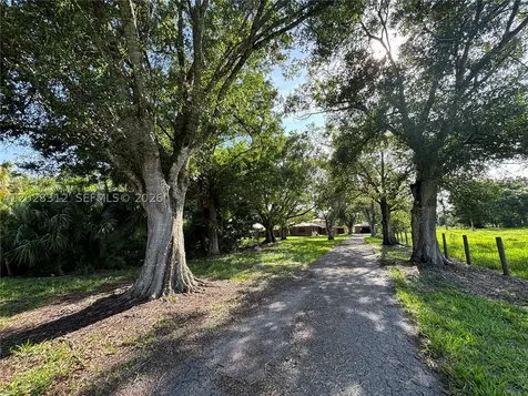 375 & 311 County Road 720 Clewiston FL 33440