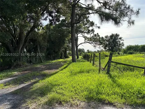 375 & 311 County Road 720 Clewiston FL 33440