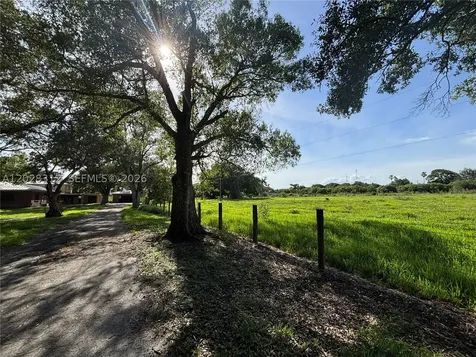 375 & 311 County Road 720 Clewiston FL 33440