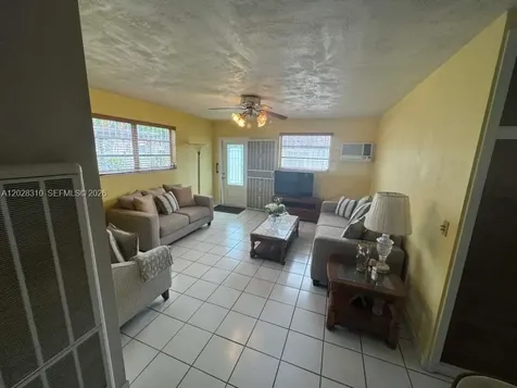 252 E 37th Street Hialeah FL 33013