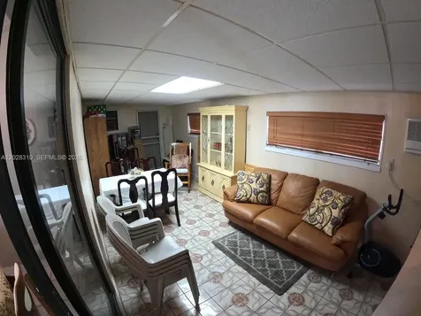 252 E 37th Street Hialeah FL 33013