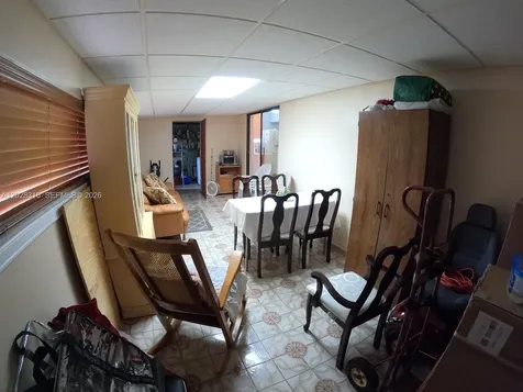 252 E 37th Street Hialeah FL 33013