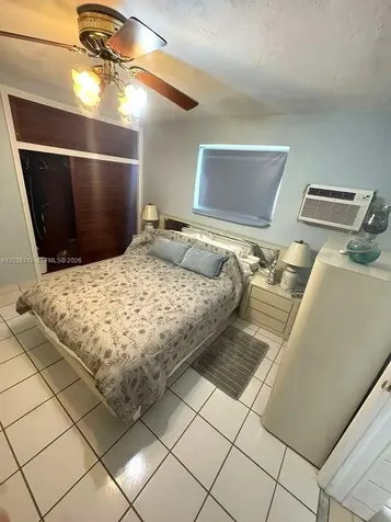 252 E 37th Street Hialeah FL 33013