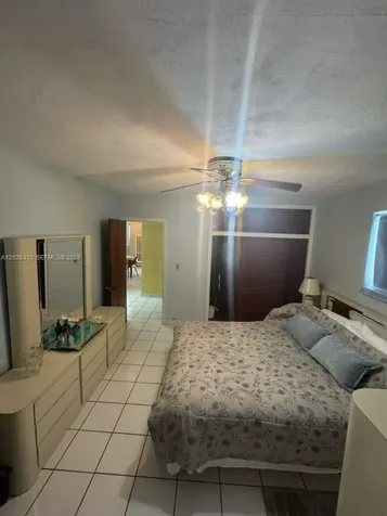 252 E 37th Street Hialeah FL 33013