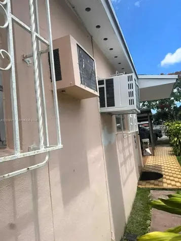 252 E 37th Street Hialeah FL 33013