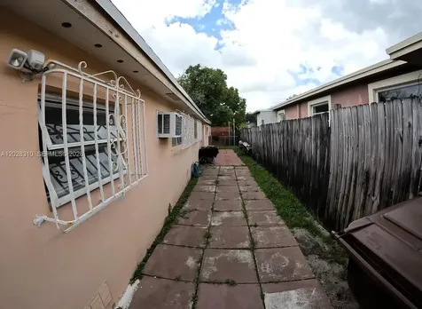 252 E 37th Street Hialeah FL 33013