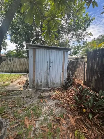 252 E 37th Street Hialeah FL 33013
