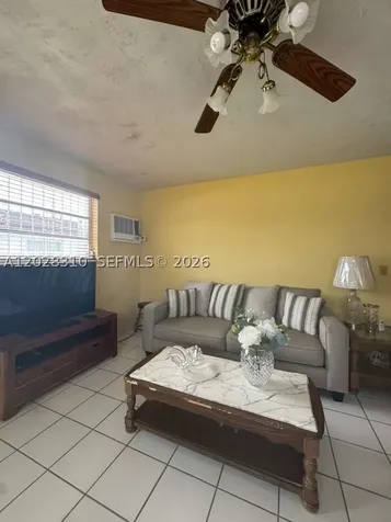 252 E 37th Street Hialeah FL 33013