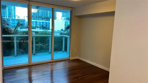 31 SE 5th Street Miami FL 33131