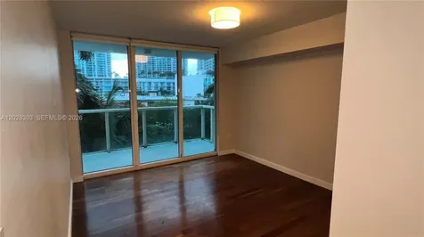 31 SE 5th Street Miami FL 33131