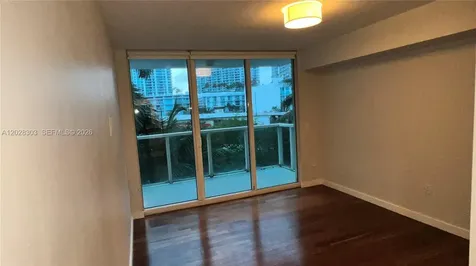 31 SE 5th Street Miami FL 33131