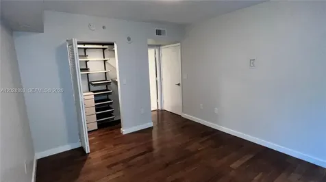 31 SE 5th Street Miami FL 33131