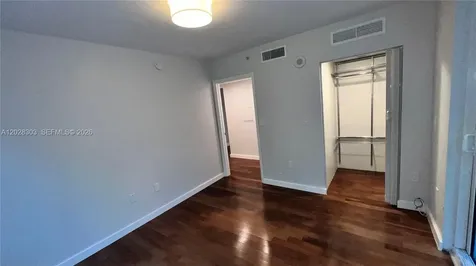 31 SE 5th Street Miami FL 33131