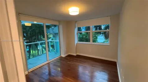 31 SE 5th Street Miami FL 33131