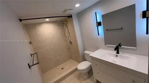 31 SE 5th Street Miami FL 33131