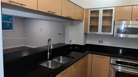31 SE 5th Street Miami FL 33131