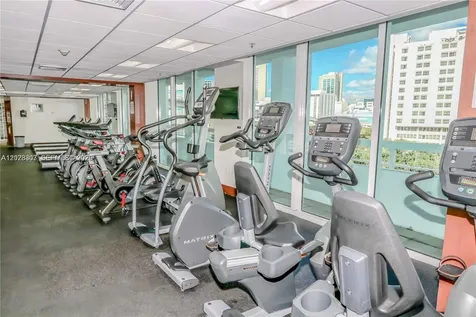 31 SE 5th Street Miami FL 33131