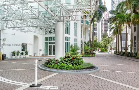 31 SE 5th Street Miami FL 33131