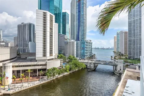 31 SE 5th Street Miami FL 33131