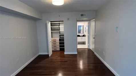 31 SE 5th Street Miami FL 33131