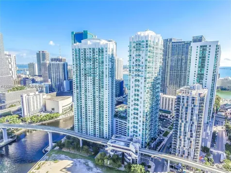 31 SE 5th Street Miami FL 33131