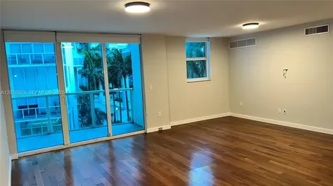 31 SE 5th Street Miami FL 33131