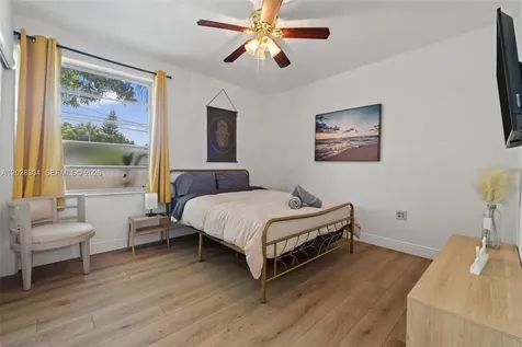 2453 SW 17th Street Miami FL 33145