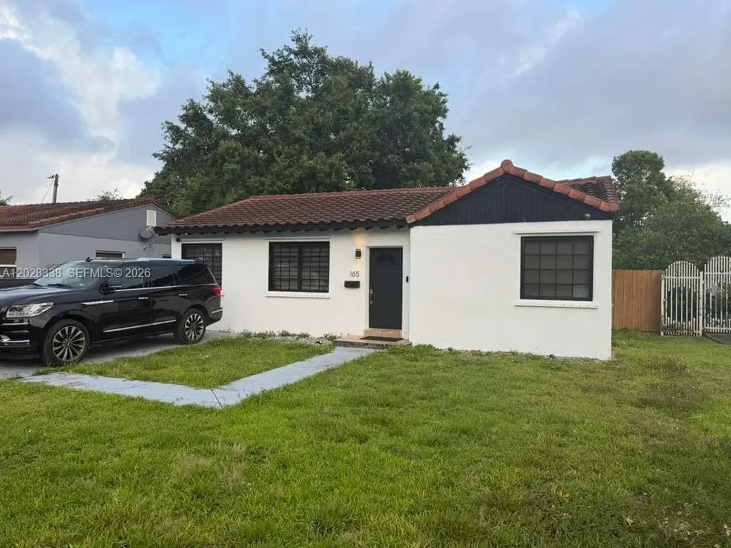 165 Lawn Way Miami Springs FL 33166
