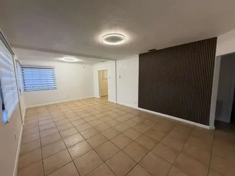 165 Lawn Way Miami Springs FL 33166