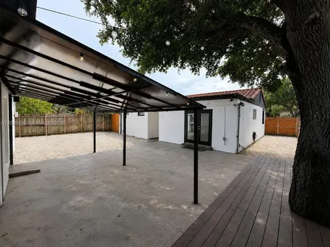 165 Lawn Way Miami Springs FL 33166