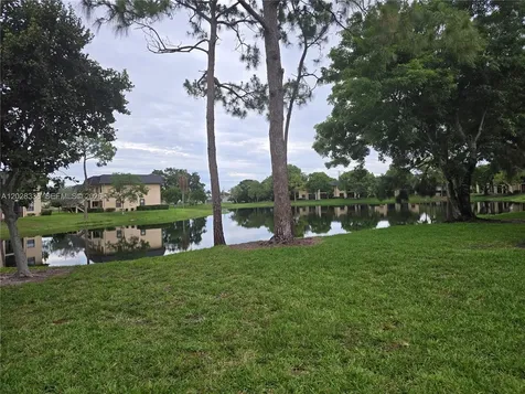 101 NW 93rd Avenue Pembroke Pines FL 33024
