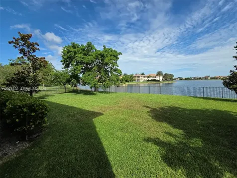 8671 Lakeside Bend Parkland FL 33076