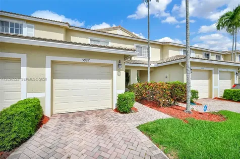 5927 Royal Way Tamarac FL 33321