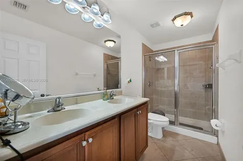 5927 Royal Way Tamarac FL 33321