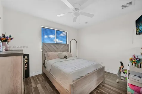 5927 Royal Way Tamarac FL 33321