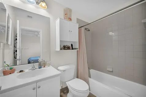 5927 Royal Way Tamarac FL 33321