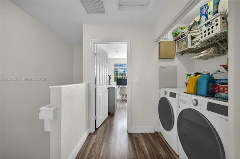 5927 Royal Way Tamarac FL 33321