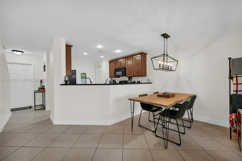 5927 Royal Way Tamarac FL 33321