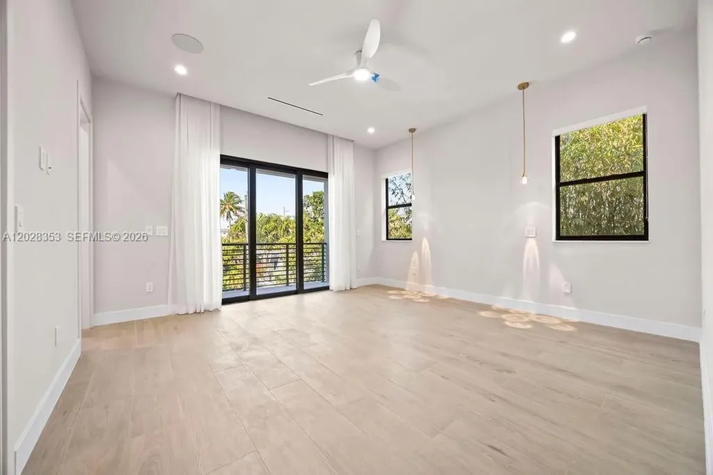 1135 NE 11th Avenue Fort Lauderdale FL 33304