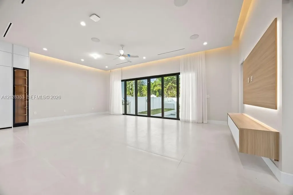 1135 NE 11th Avenue Fort Lauderdale FL 33304