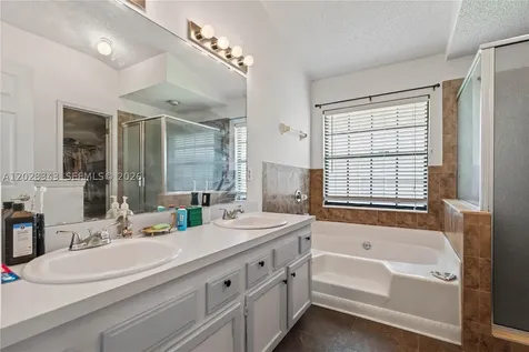 1641 Spring Oaks Lane Jacksonville FL 32221