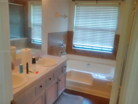 1641 Spring Oaks Lane Jacksonville FL 32221