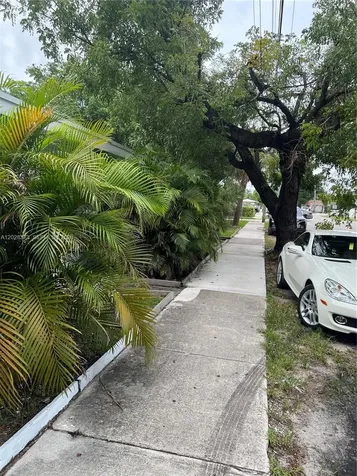 2118 N 19th Avenue Hollywood FL 33020