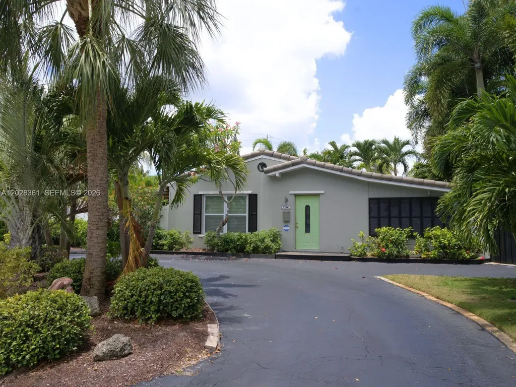 1701 NE 16th Avenue Fort Lauderdale FL 33305