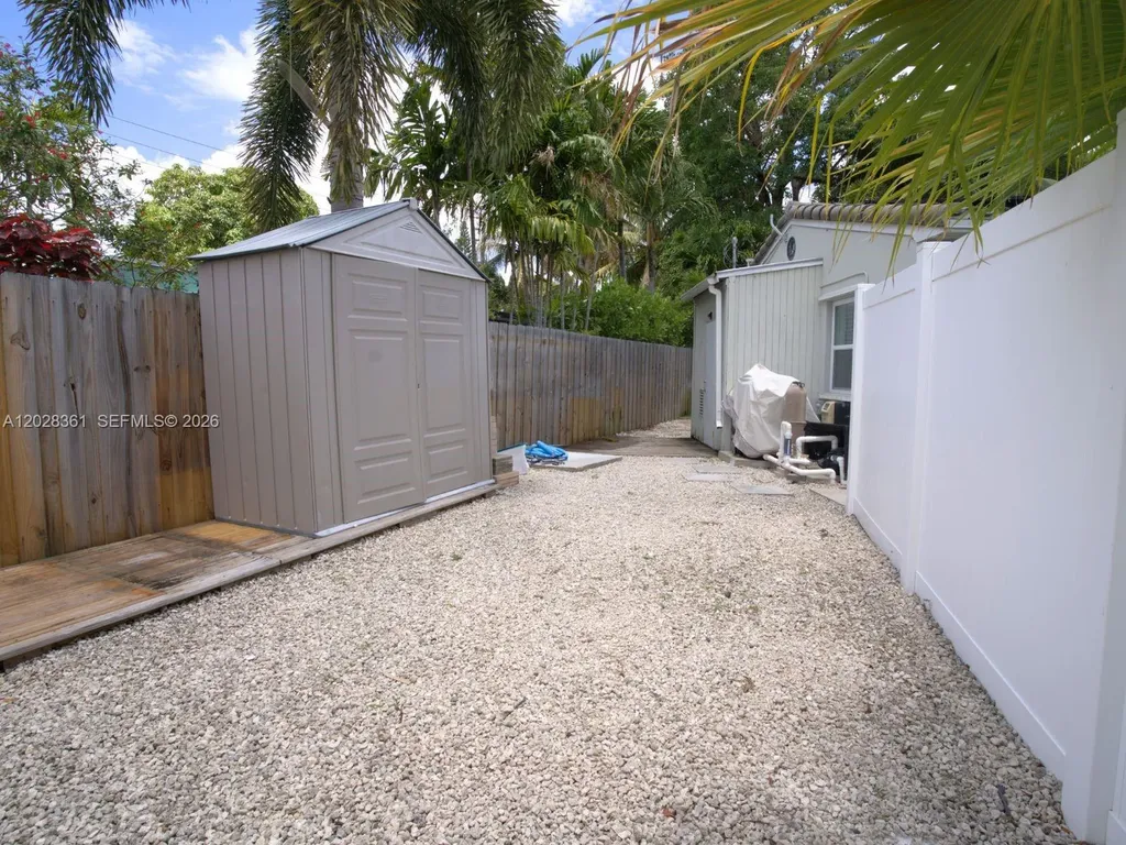 1701 NE 16th Avenue Fort Lauderdale FL 33305