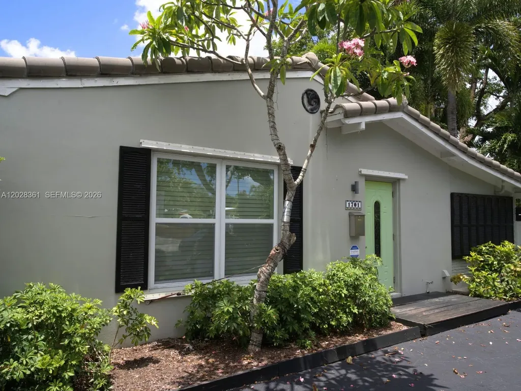 1701 NE 16th Avenue Fort Lauderdale FL 33305