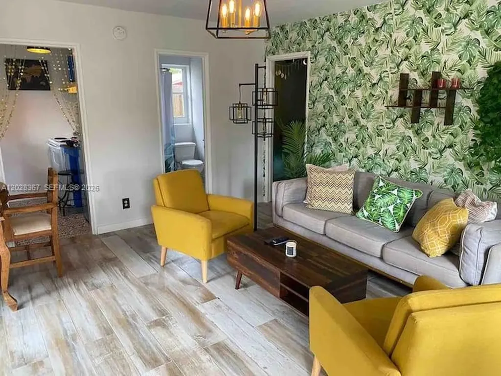 1516 S 17th Avenue Hollywood FL 33020