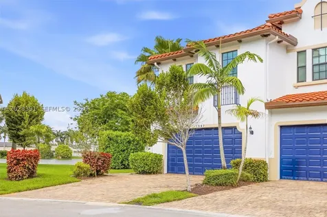 1507 SW 113th Avenue Pembroke Pines FL 33025
